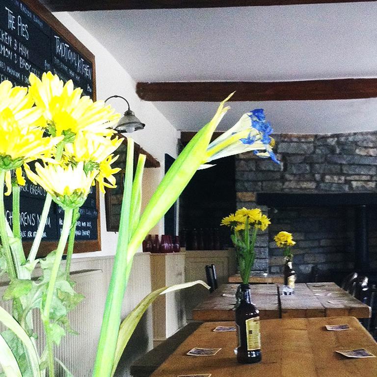 Cross Keys Inn Lydford-on-Fosse Eksteriør billede