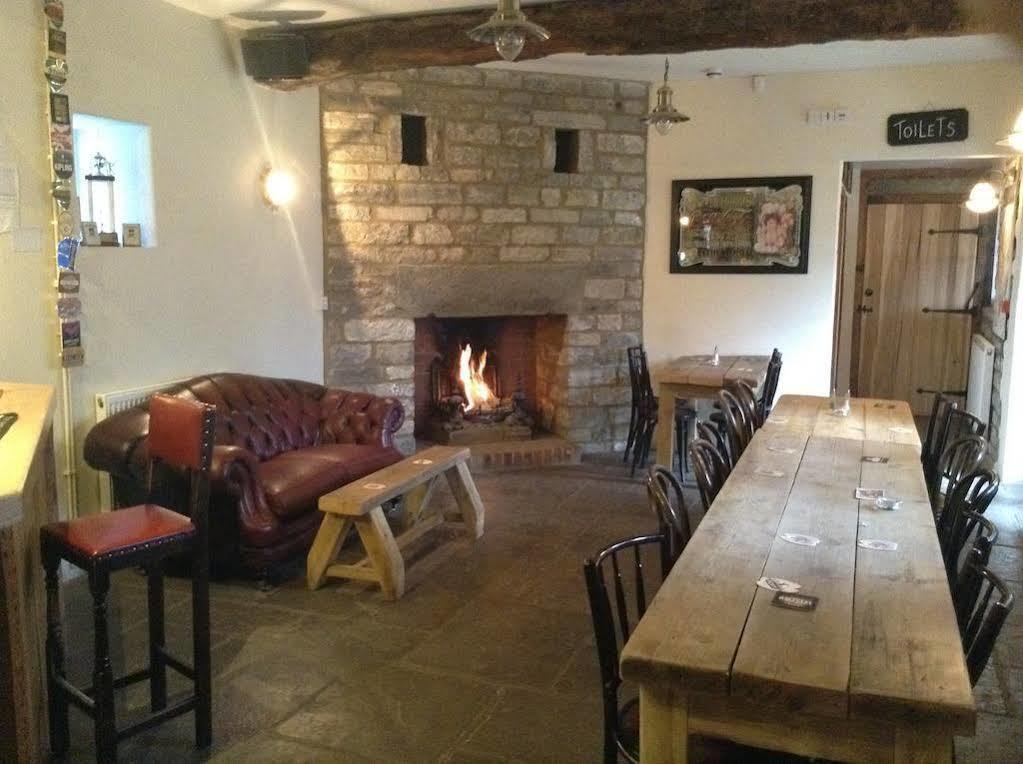 Cross Keys Inn Lydford-on-Fosse Eksteriør billede